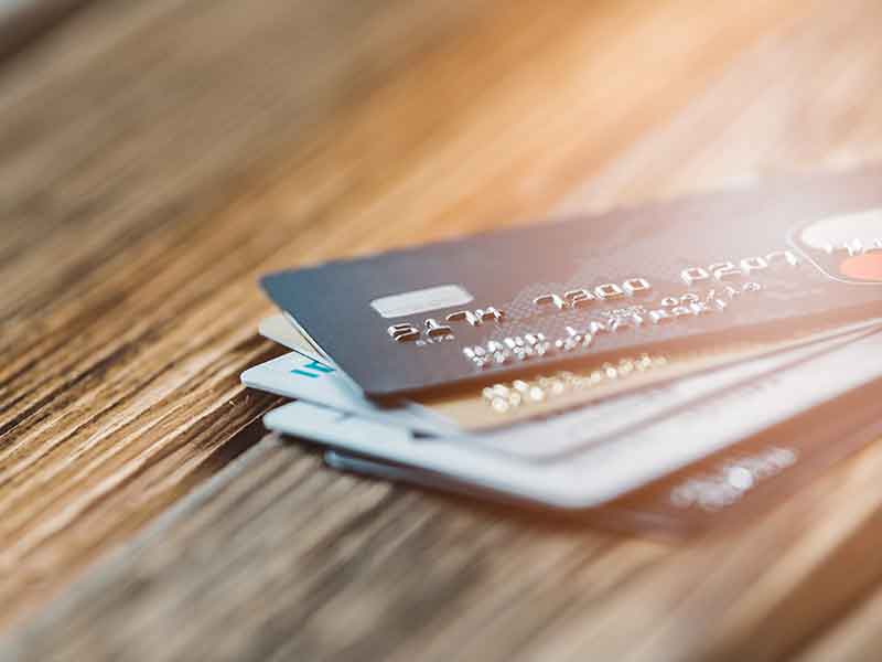 Credit cards as an example for calendering compounding systems / calendering compounding technology