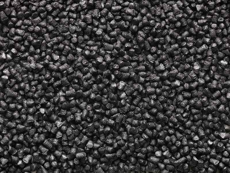 聚碳酸酯混炼系统生产的黑色颗粒